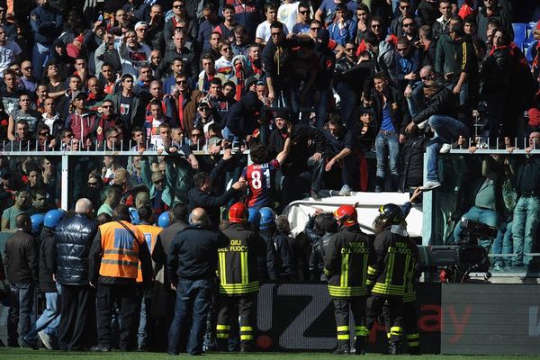  拜仁主场灯光故障比赛中断半小时  