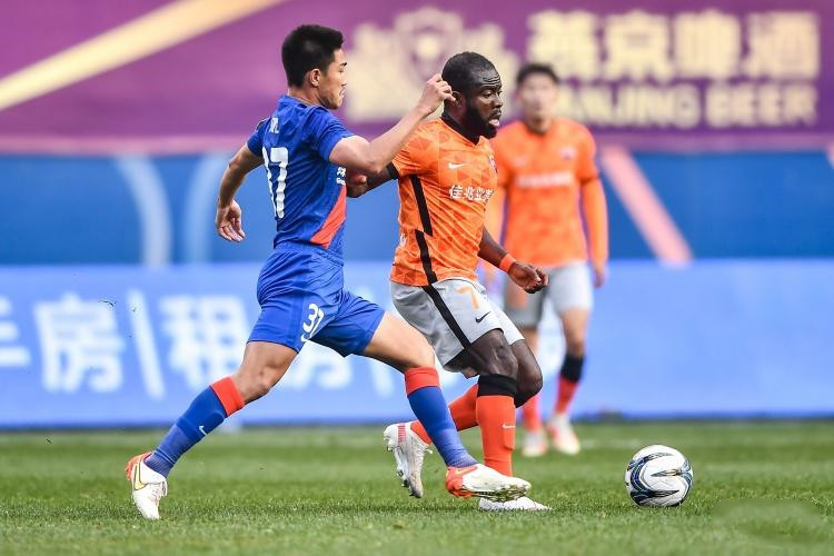  恩波利爆冷战胜AC米兰，年轻门将屡献神扑  